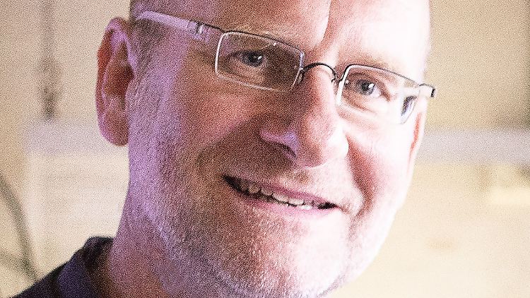 Bei Thorsten Reusch melden sich viele Freiwillige, die das Projekt unterstützen wollen.
