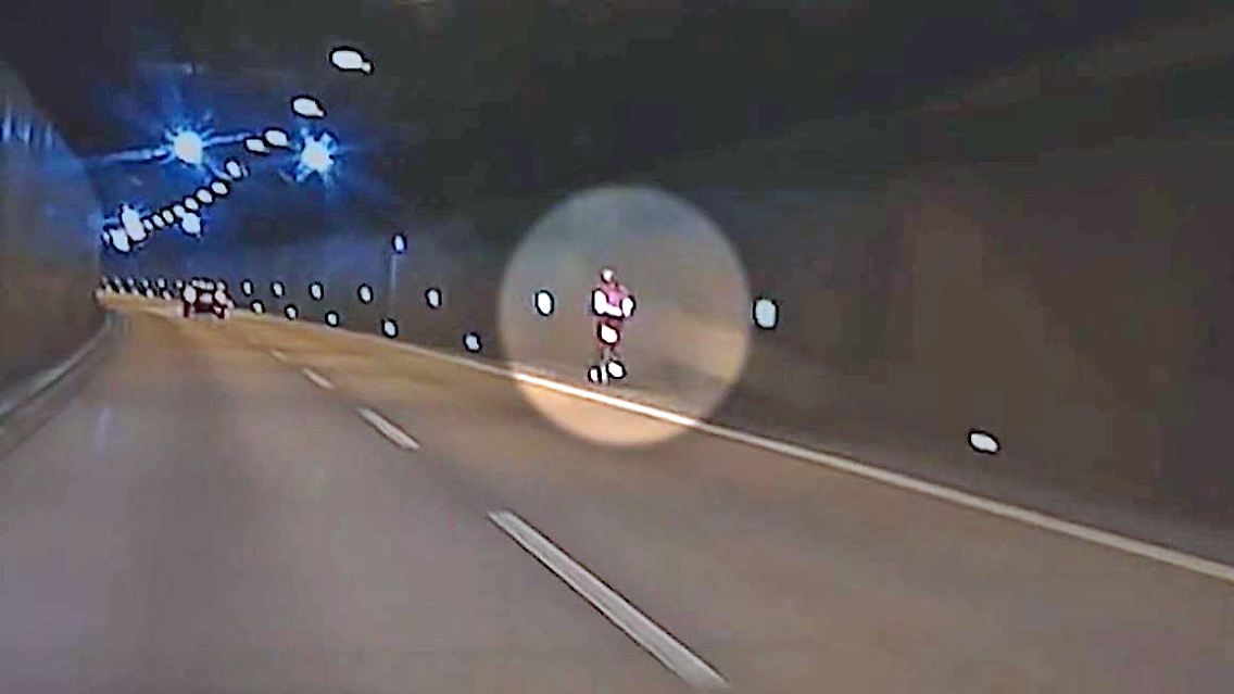 Fahrradkurier_Hamburg_Elbtunnel.JPG