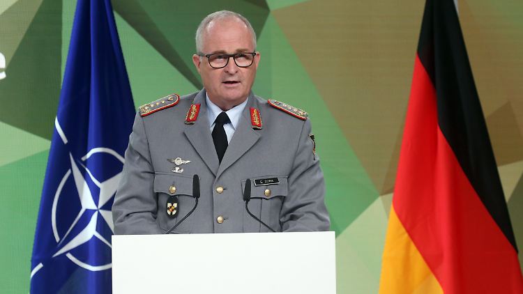 Mit Blick auf künftige Auslandseinsätze müsse sich die Bundeswehr viele Fragen stellen, sagt Eberhard Zorn, Generalinspekteur der Bundeswehr.