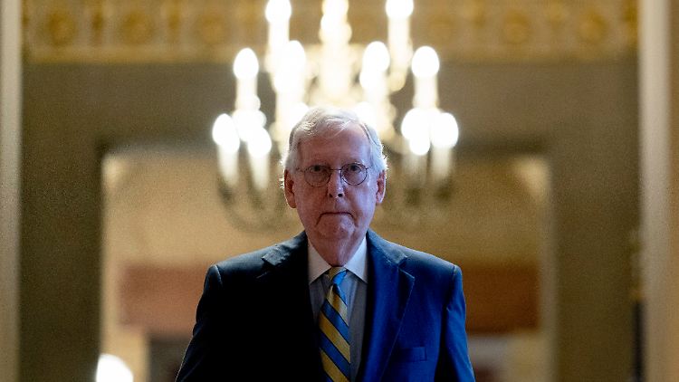 Lichtgestalt im Schuldenstreit: Der Republikaner McConnell kommt der Regierung ein wenig entgegen.