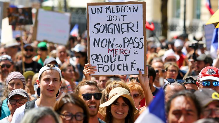 Die Proteste gegen den Gesundheitspass in Frankreich mündeten offenbar auch in mehr als 20.000 Beschwerden vor dem EGMR. 