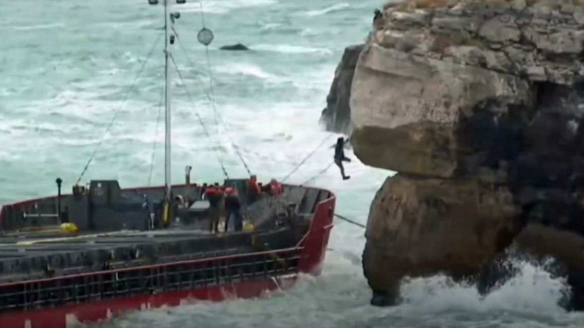 Gestrandetes_Schiff_Bulgarien.JPG
