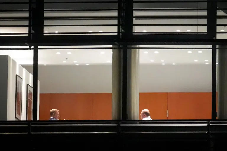 Vor-den-Krisengipfeln-der-Ampel-zu-dritt-sprechen-Scholz-und-Lindner-zunaechst-einmal-alleine-miteinander