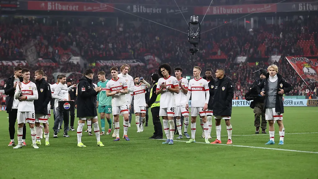 Der-VfB-Stuttgart-trifft-auswaerts-auf-Regensburg