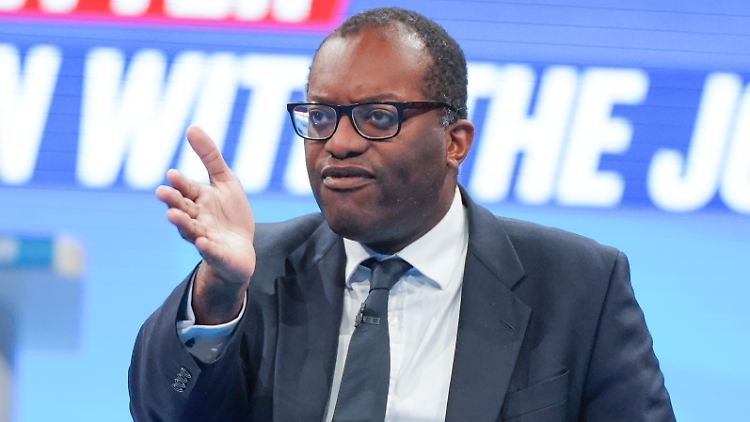Er wolle das Missmanagement strauchelnder Energiekonzerne nicht mit Subventionen belohnen, sagte der britische Energieminister Kwasi Kwarteng.