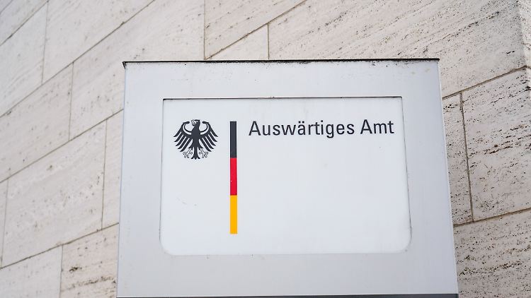 Das Auswärtige Amt verspricht, "all diejenigen, für die wir in Afghanistan besondere Verantwortung tragen", in Sicherheit zu bringen.