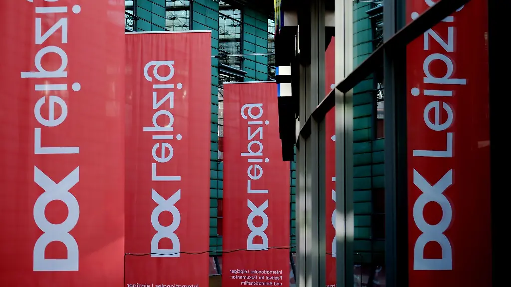 Preisverleihung-beim-Filmfestival-DOK-Leipzig