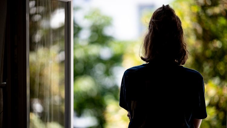 Einsamkeit und Angst - Gefühle die während der Pandemie den Alltag vieler Menschen bestimmten.