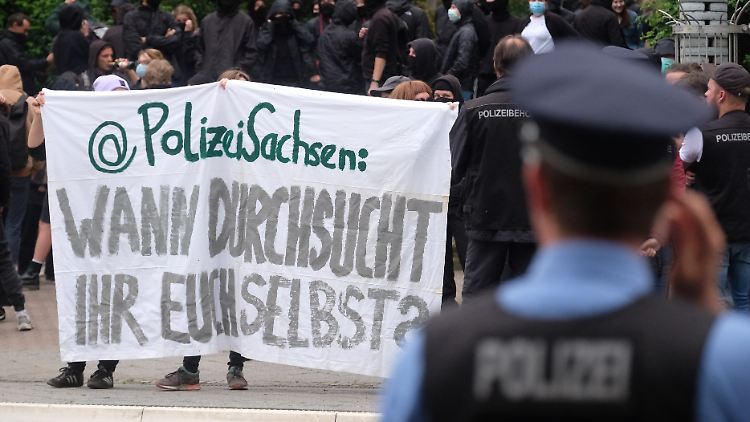 Besonders im Leipziger Stadtteil Connewitz gibt es immer wieder Auseinandersetzungen zwischen Linksextremisten und der Polizei.
