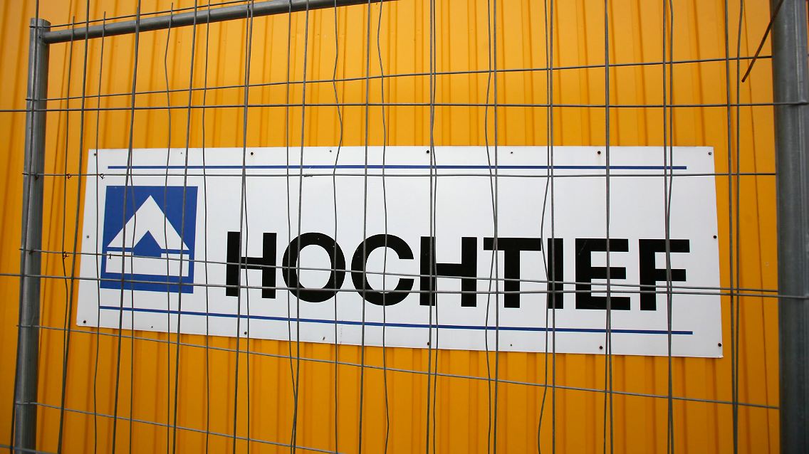 2011-01-04T142846Z_01_WR07_RTRMDNP_3_HOCHTIEF-ACS.JPG7108424422279169971.jpg