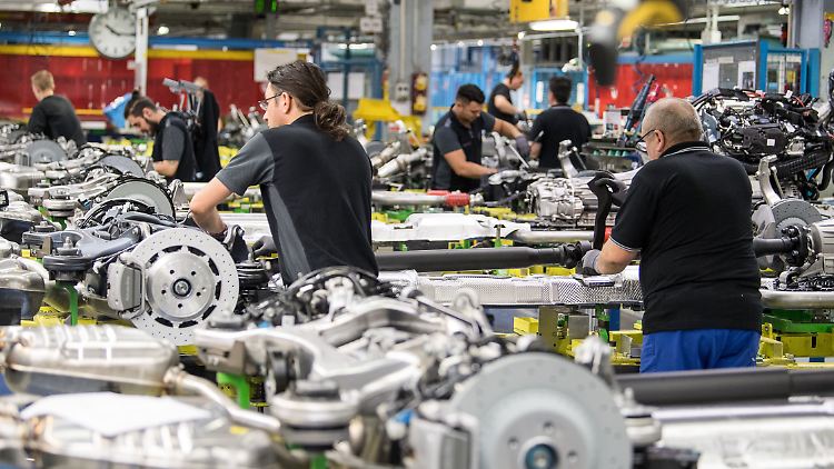 Wegen der schwächelnden Industrie gehen Experten davon aus, dass die Erholung von Europas größter Volkswirtschaft von der Corona-Krise im laufenden vierten Quartal zum Stillstand kommen wird.