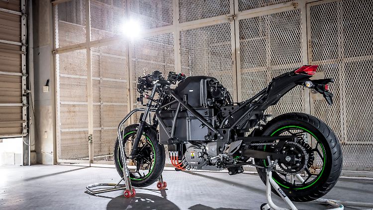 Allerdings will Kawasaki auch auf teilelektrifizierte Antriebe bei seinen neuen Modellen setzen.