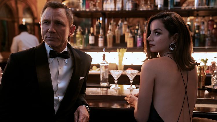 "James Bond" macht nicht nur bei den Frauen Eindruck, sondern bei allen Kinogängern.