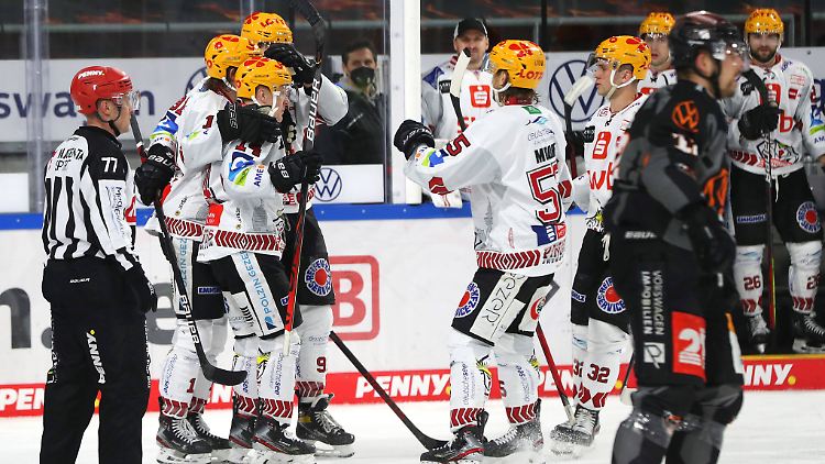 Die Pinguins spielen im Oktober 13-mal.
