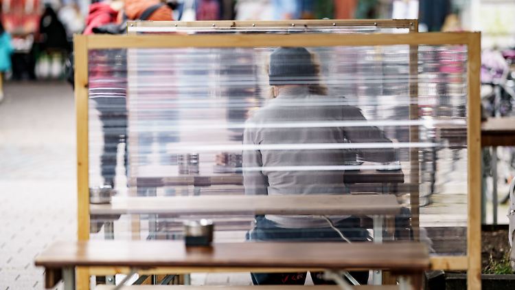 Das RKI gibt die Inzidenz am Morgen mit 65,8 an.