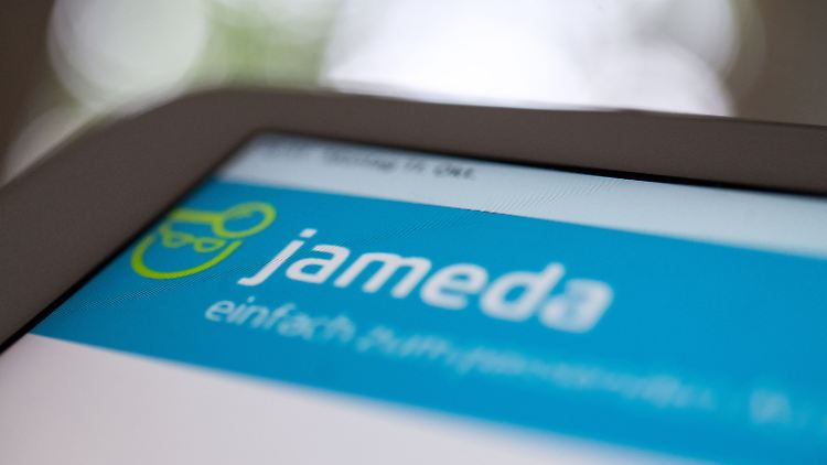 Zwei Ärzte wollen vor Gericht die Löschung aus der Online-Plattform Jameda erzwingen.