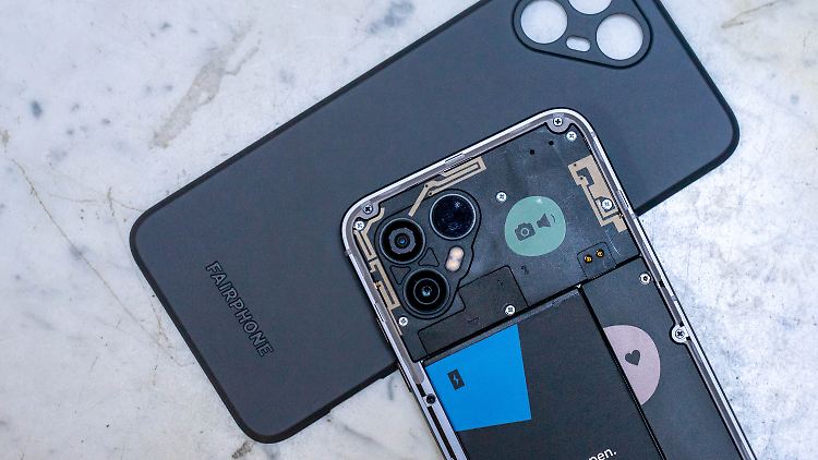 Beim Fairphone 4 kann man Akku, Kameras, Display und fünf weitere Komponenten wechseln.