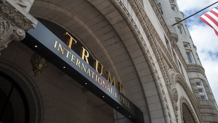 Donald Trump beabsichtigt den Verkauf des nach ihm benannten Hotels in Washington.