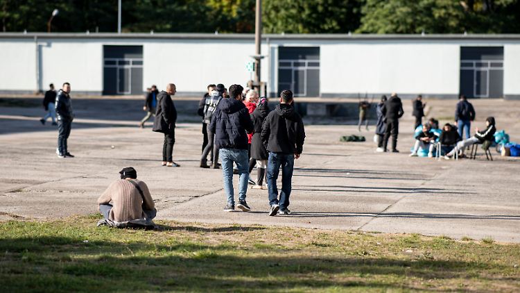 Die Asylunterkünfte in Ostdeutschland füllen sich immer schneller.