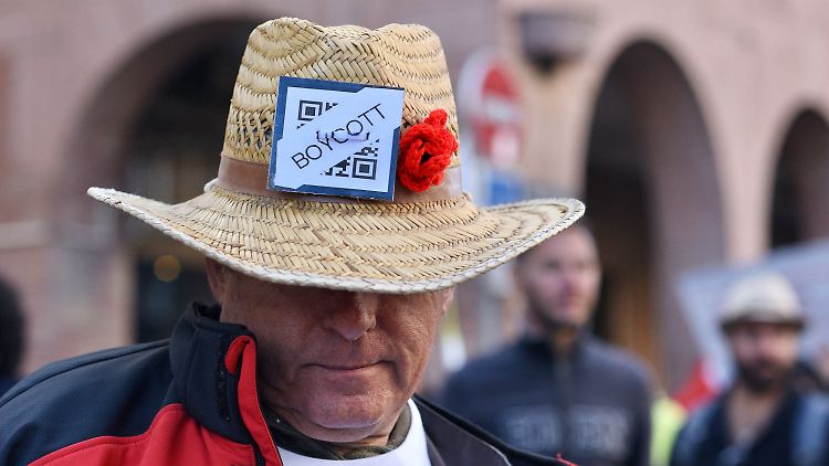 Der Corona-Pass soll noch länger bleiben.