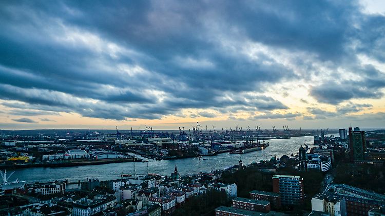 Auch im Hamburger Hafen sind die Probleme der globalen Lieferketten zu spüren.  