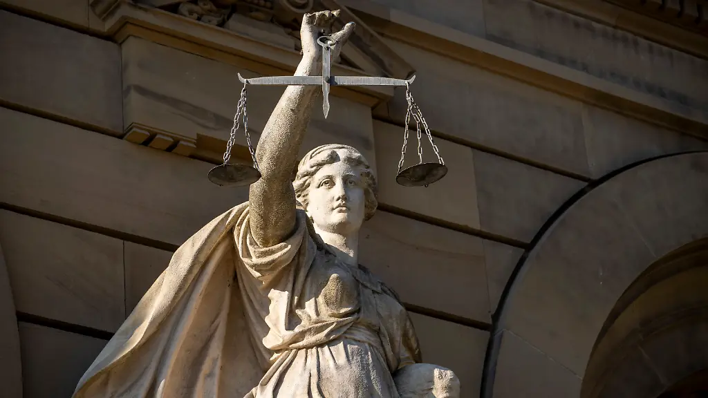 efd53281b1d71189b7db5494fd3b8e98