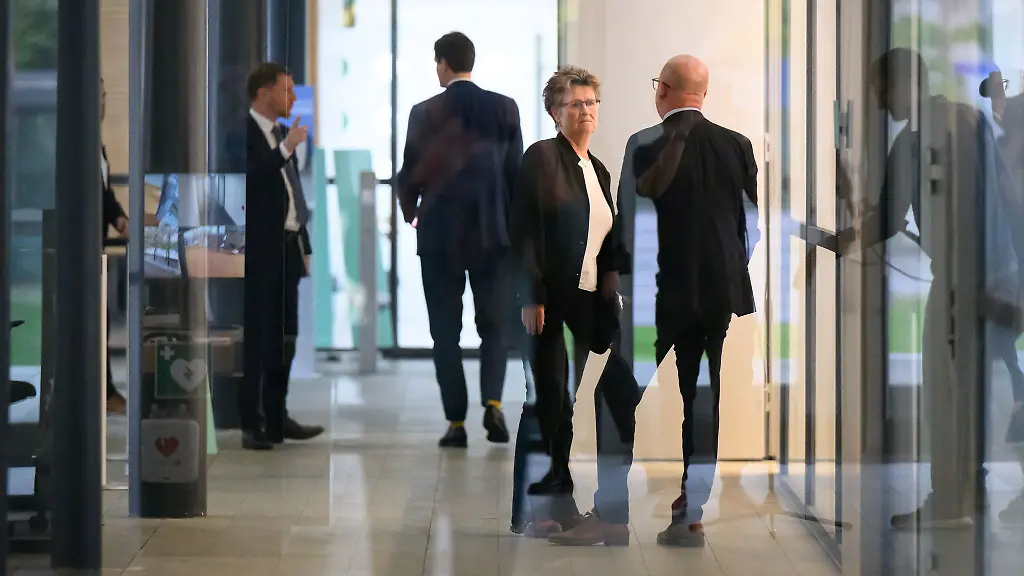 Sachsens-SPD-will-ihre-Mitglieder-ueber-eine-moegliche-Koalition-mit-CDU-und-BSW-abstimmen-lassen