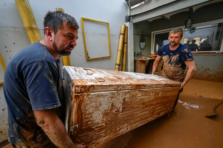 5e43bfd89882346692a208f6a33ff791