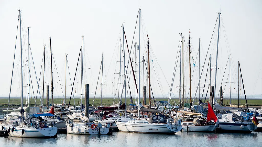 Noch-gibt-es-wenige-Sport-und-Freizeitboote-die-mit-einem-Elektromotor-ausgestattet-sind