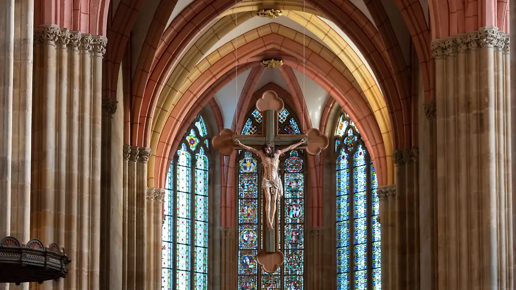 Bei-einem-Gottesdienst-im-Meissner-Dom-wird-Landesbischof-Tobias-Bilz-das-Reformationsfest-feiern