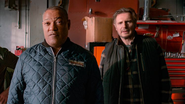 Können Fishburne und Neeson (v.l.) die Bohrköpfe rechtzeitig nach Kanada bringen?