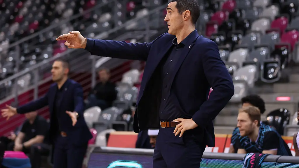 Bonns-Cheftrainer-Roel-Moors-sah-gegen-Ramat-Gan-eine-starke-erste-Haelfte