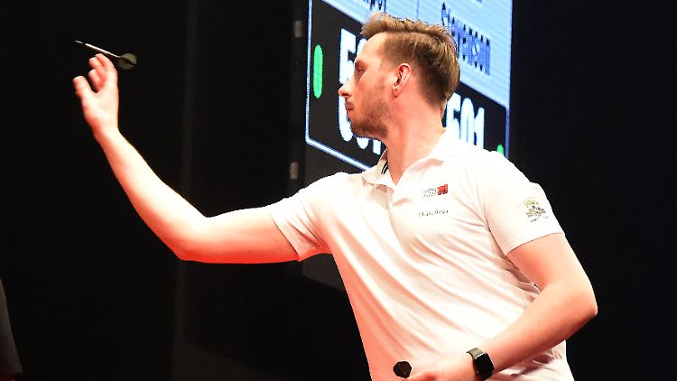 Florian Hempel, hier beim European Darts Matchplay 2019 in Mannheim, überraschte bei der EM.