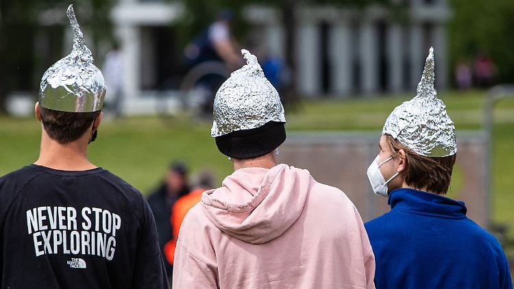 Neue rechtsextreme Bewegungen können quasi jedes Thema aufgreifen, etwa die Proteste gegen Corona-Maßnahmen.