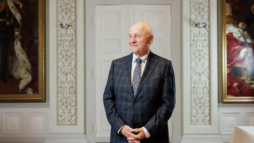 Trotz-der-enormen-Strapazen-vieler-Widrigkeiten-der-Attacken-und-Einschuechterungsversuchen-bereuten-er-und-seine-Frau-es-nicht-Nebenklaeger-beim-Stuttgarter-Prozess-gewesen-zu-sein-sagte-Michael-Buback