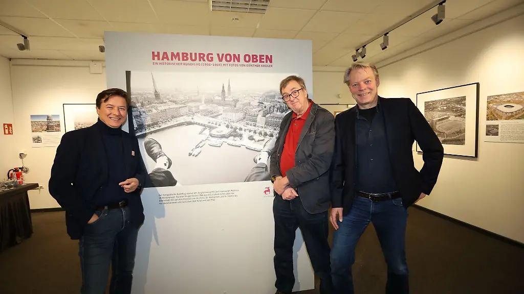 Die-Fotoausstellung-Hamburg-von-oben-dokumentiert-den-Wiederaufbau-Hamburgs-und-das-Wirtschaftswunder-der-Nachkriegszeit