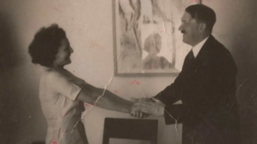 05-ONLINE-VERWENDUNG-05-riefenstahl-in-max-600-pixel-veroeffentlichbar-hitler-begruessung-riefenstahl-115587