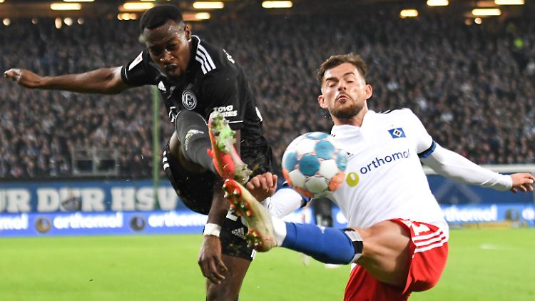 Der Hamburger SV sah im Samstagabendspiel der 2. Fußball-Bundesliga lange wie der sichere Sieger aus. Am Ende reichte es gegen Fortuna Düsseldorf nur zu einem 1:1. 