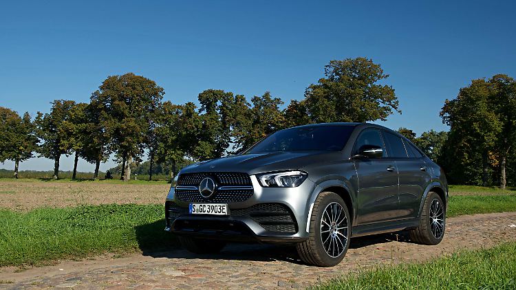 Mit seinen fast fünf Metern Länge ist das Mercedes GLE Coupé 350 de ein echtes Schlachtschiff im Straßenverkehr.