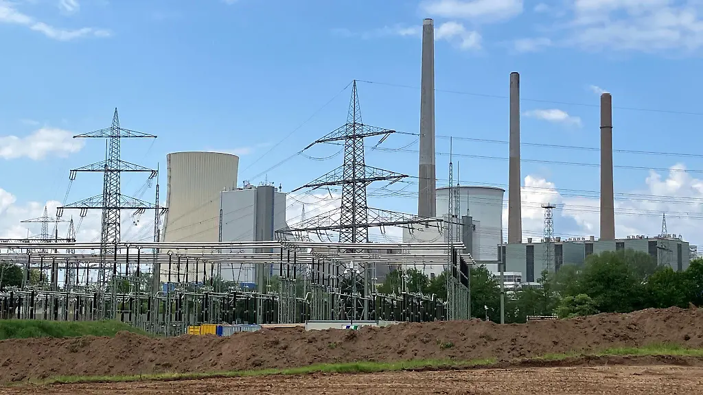 Fuer-das-einst-groesste-konventionelle-Kraftwerk-in-Hessen-hat-der-Energiekonzern-Uniper-neue-Plaene
