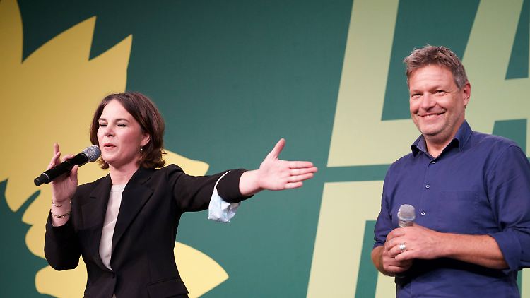 Baerbock ist dafür, Habeck ist dafür und die Partei auch: Die Grünen wollen in Koalitionsverhandlungen eintreten.