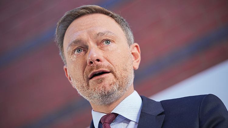 Den Verkauf in "Coffeeshops" nach niederländischem Vorbild bewertete Lindner hingegen skeptisch.