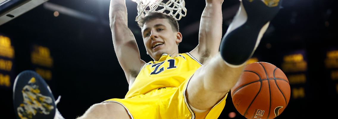 2020-03-06T003114Z_1372793793_NOCID_RTRMADP_3_NCAA-BASKETBALL-NEBRASKA-AT-MICHIGAN.JPG