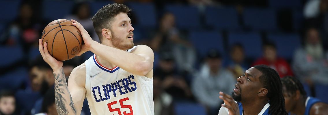 2021-10-16T095029Z_317042606_MT1USATODAY16965717_RTRMADP_3_NBA-PRESEASON-MINNESOTA-TIMBERWOLVES-AT-LOS-ANGELES-CLIPPERS.JPG