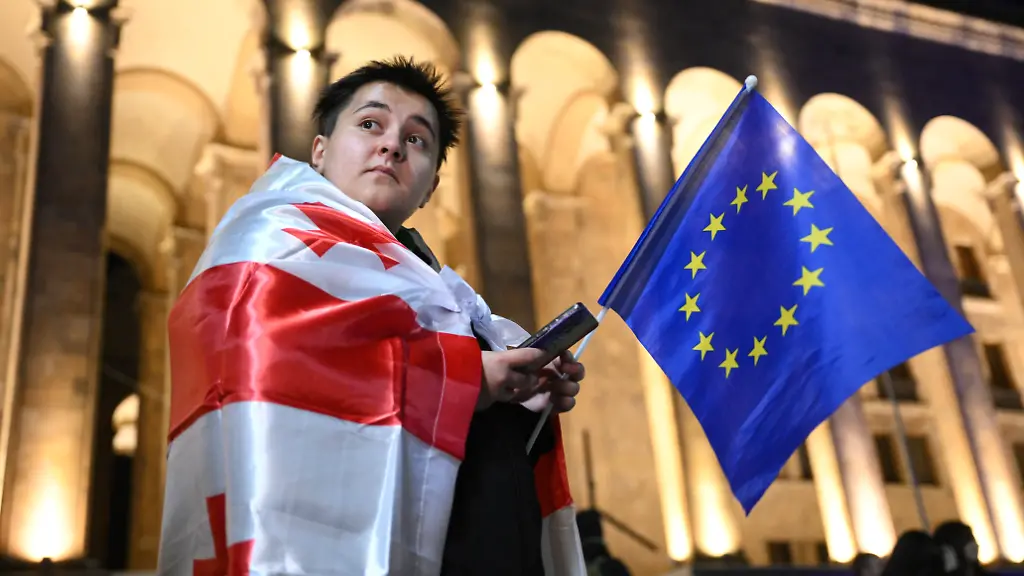 e4ccc77c4bdb15bb0e4410e97f5da7d7