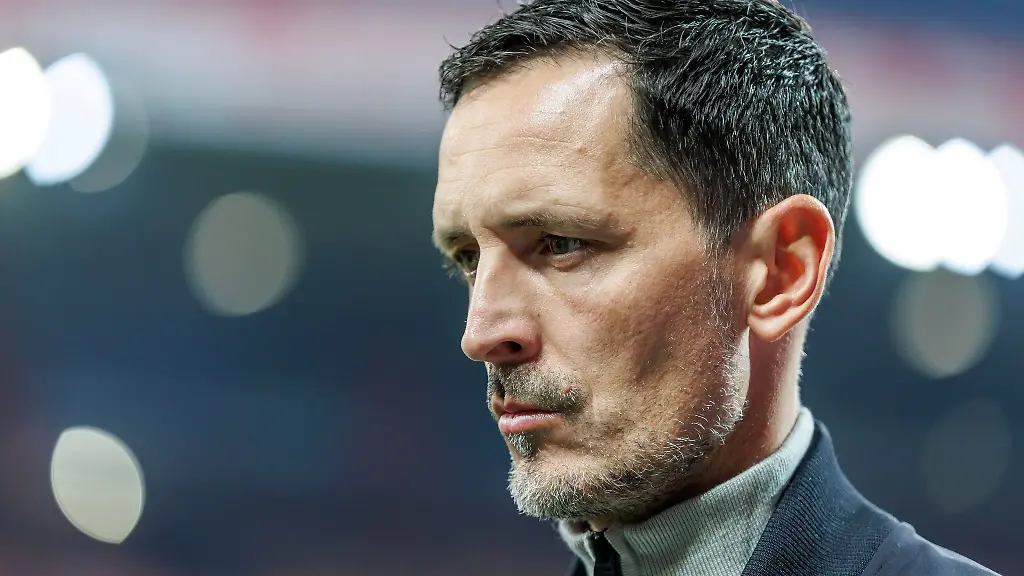 Fuer-die-Eintracht-um-Trainer-Dino-Toppmoeller-geht-es-im-Pokal-gegen-Borussia-Moenchengladbach