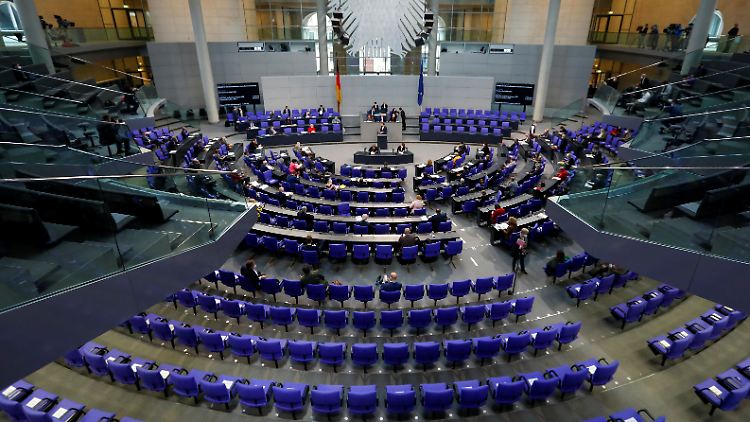 Selbst Redebeiträge wären von der Tribüne im Bundestag aus möglich.