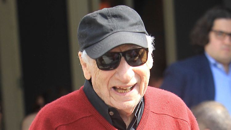 Mel Brooks will mit 95 Jahren endlich die Fortsetzung seiner Erfolgskomödie "Die verrückte Geschichte der Welt" schreiben. 