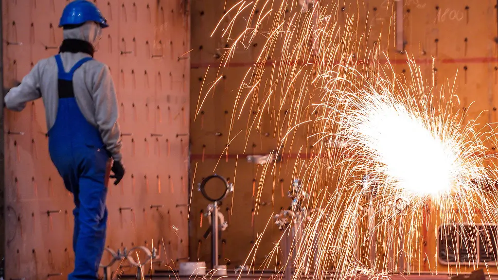 Allen-negativen-Erfahrungen-mit-Werftenpleiten-zum-Trotz-setzt-Mecklenburg-Vorpommern-weiterhin-auf-die-maritime-Wirtschaft-als-Wachstumsmotor