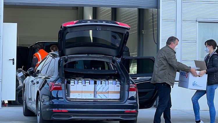 Bayerische Ermittler stellen Akten sicher. Schwerpunkt der Aktion war der Raum Ingolstadt.